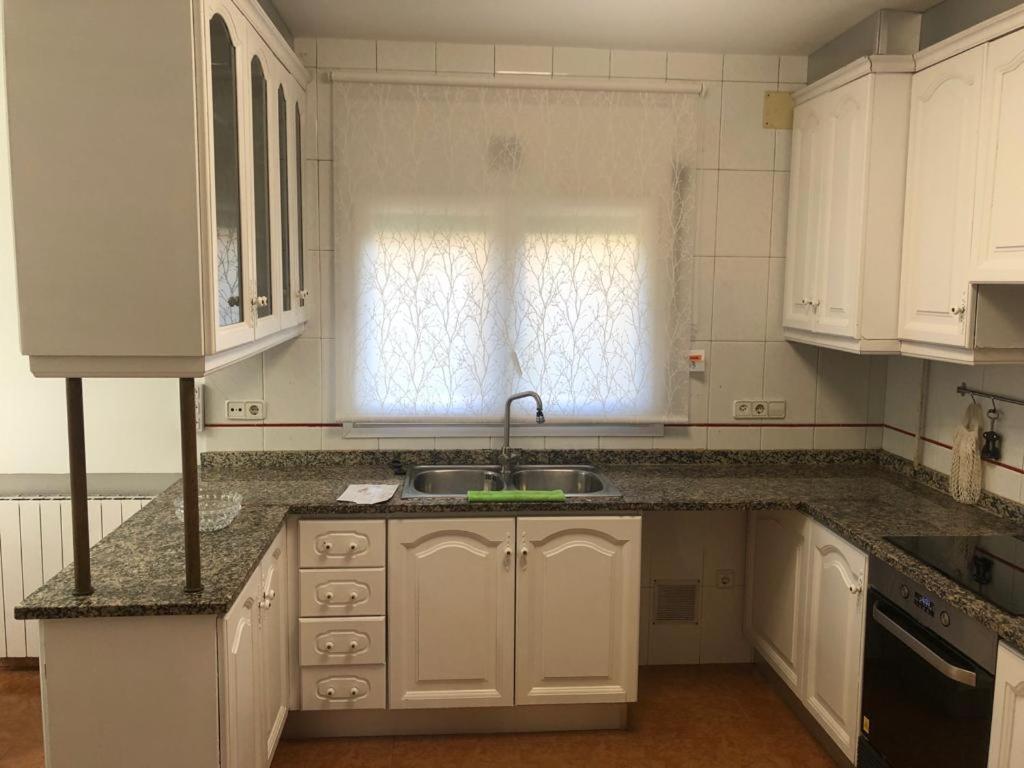 Casa Veuras Girona - Montiliviヴィラ エクステリア 写真