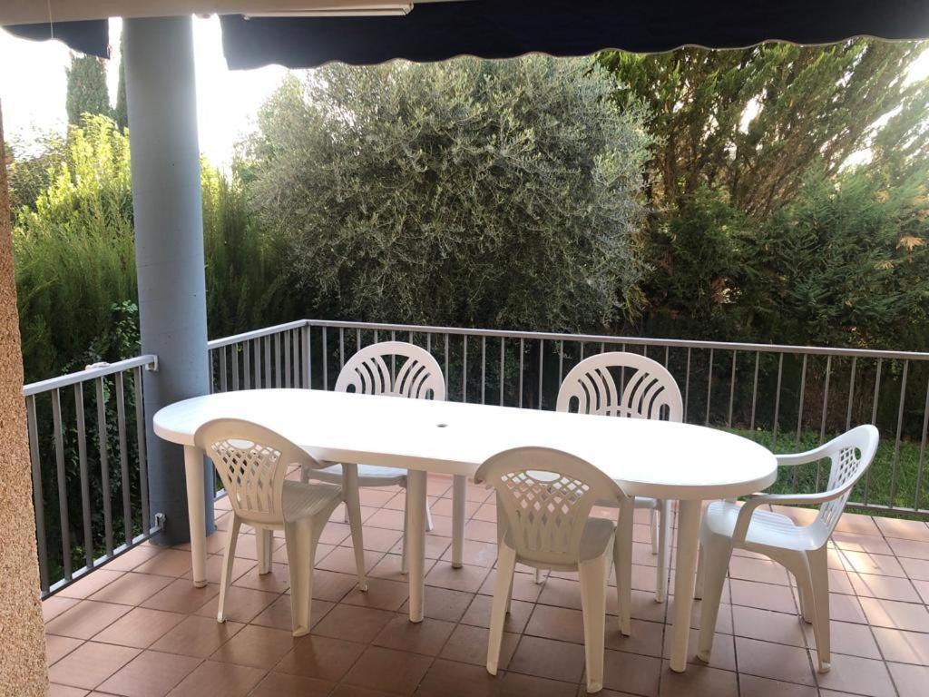 Casa Veuras Girona - Montiliviヴィラ エクステリア 写真