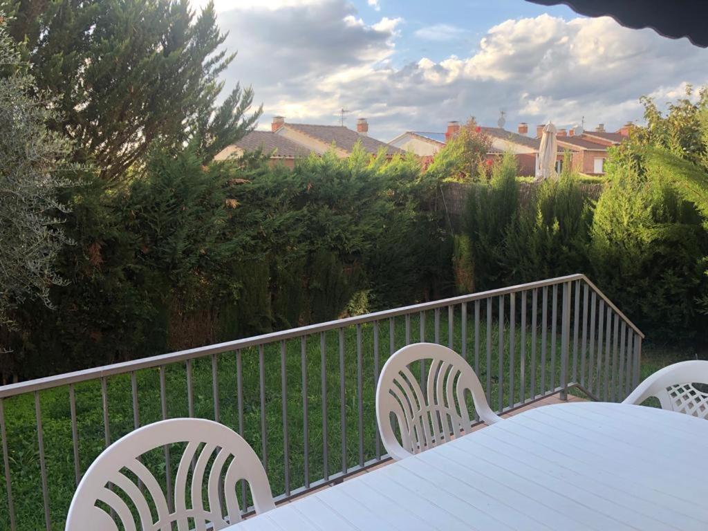 Casa Veuras Girona - Montiliviヴィラ エクステリア 写真