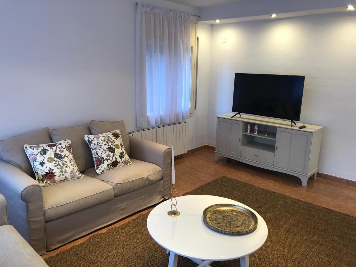 Casa Veuras Girona - Montiliviヴィラ エクステリア 写真